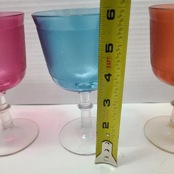 Set of 7 Vintage Plastic Stemware Goblet Cups Party Retro - Picture 4 of 7